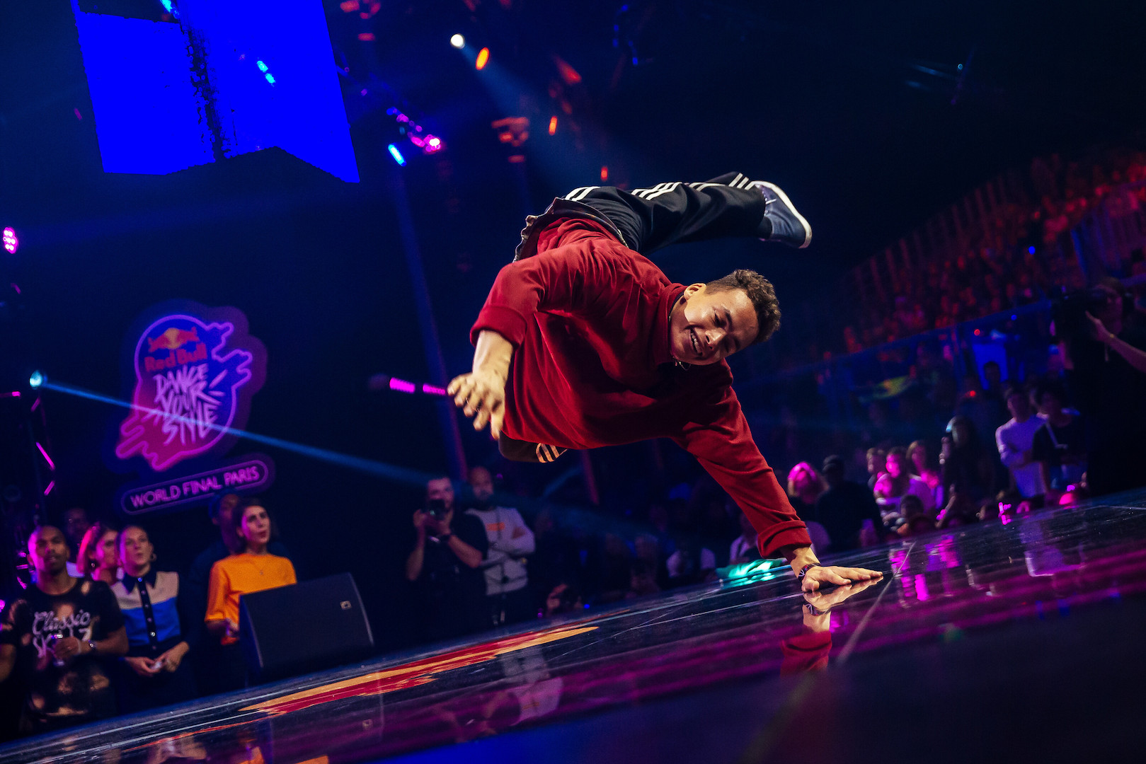 Do your dance. Red bull Dance your Style. Брейкинг Red bull Battle. Самые лучшие танцоры. Лучший танцор.